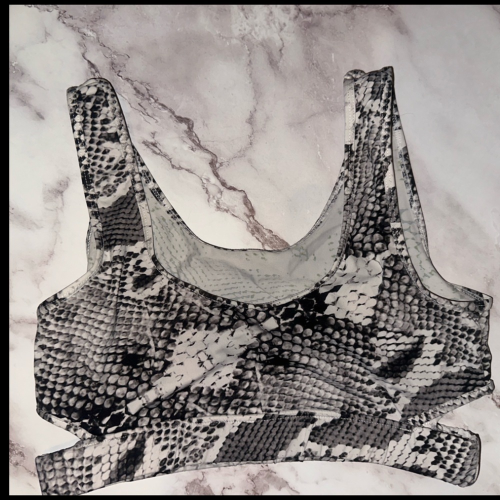 Varley Monochrome Snake Print Bra large - Picture 4 of 4